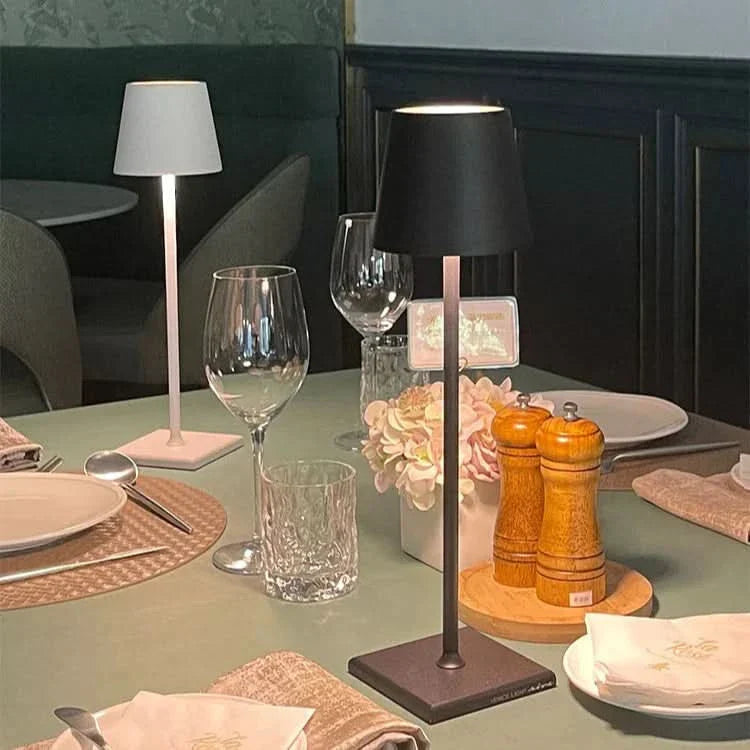 Bordlampe - LED Genopladelig - Minimalistisk Design