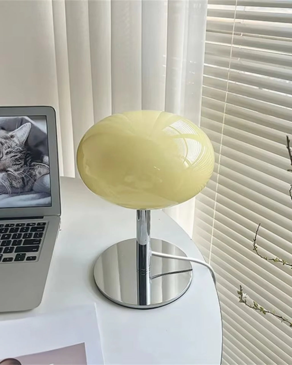 Bordlampe - Glasglobus - Metalbase