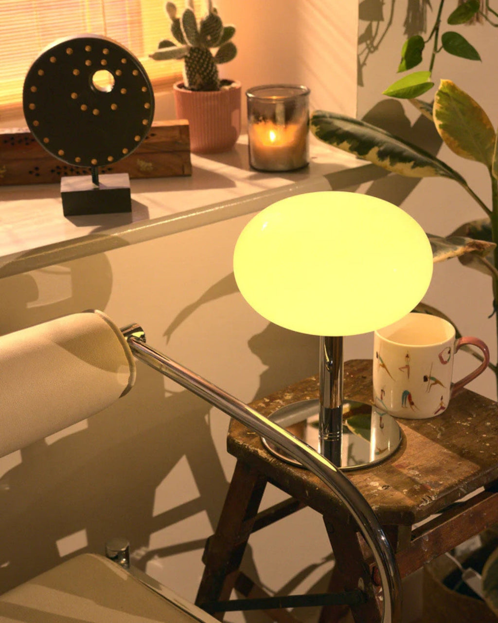 Bordlampe - Glasglobus - Metalbase