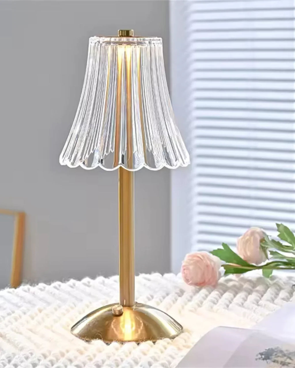 Bordlampe - Gylden Finish - Moderne Design