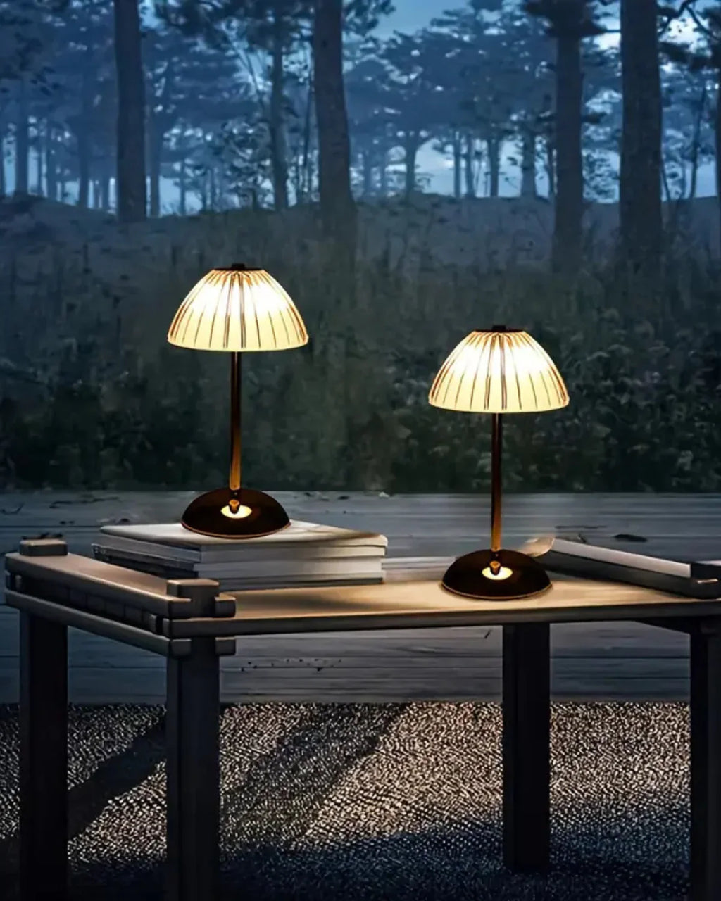 Bordlampe - Gylden Finish - Moderne Design