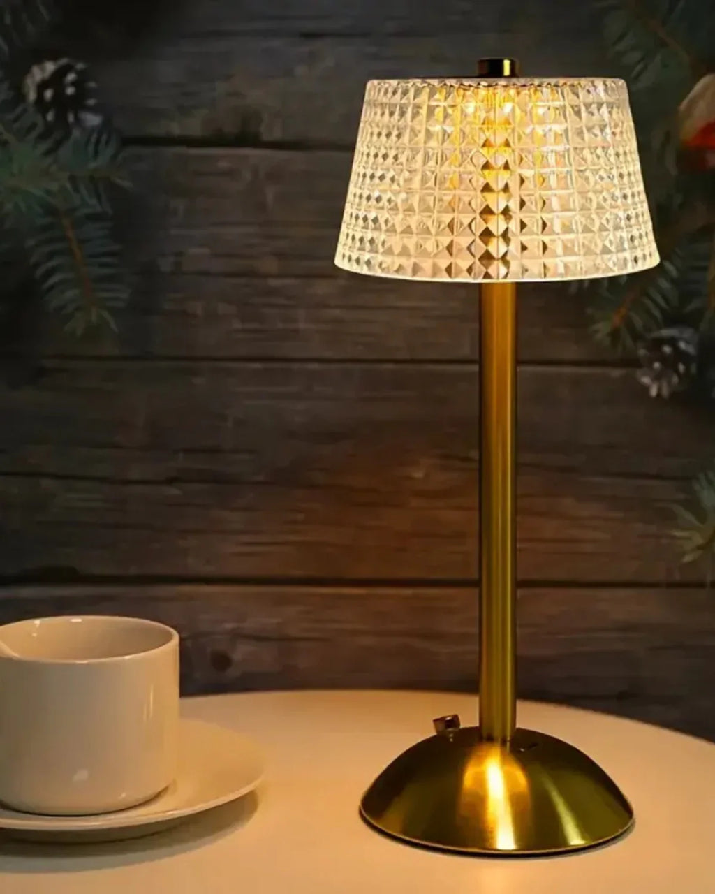 Bordlampe - Gylden Finish - Moderne Design