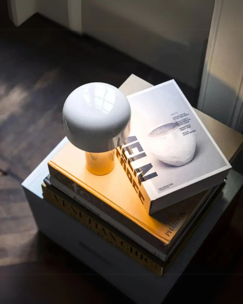 Bordlampe - Klokkeform - Genopladeligt Lys