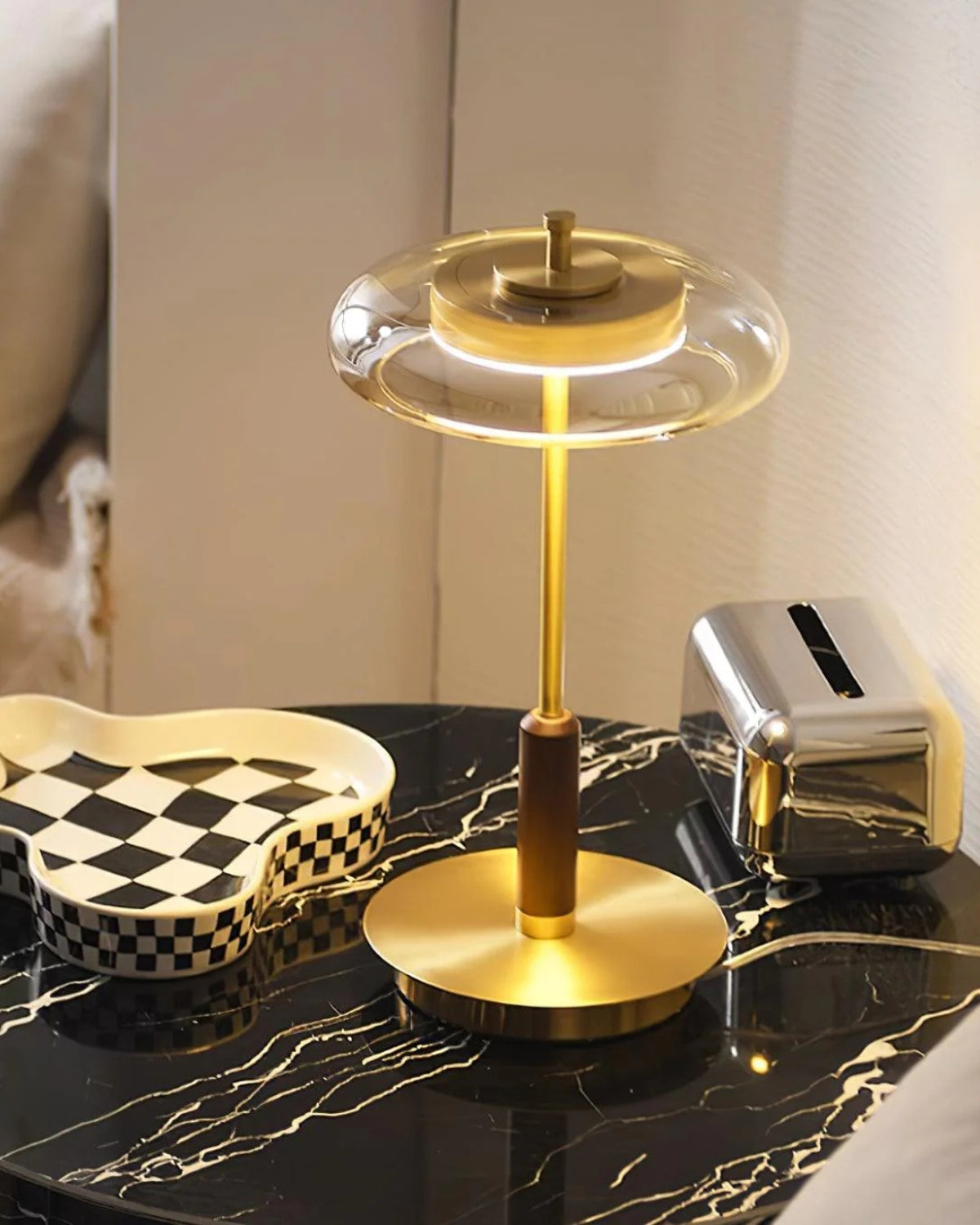 Bordlampe - Messingfod - Ravfarvet Glas