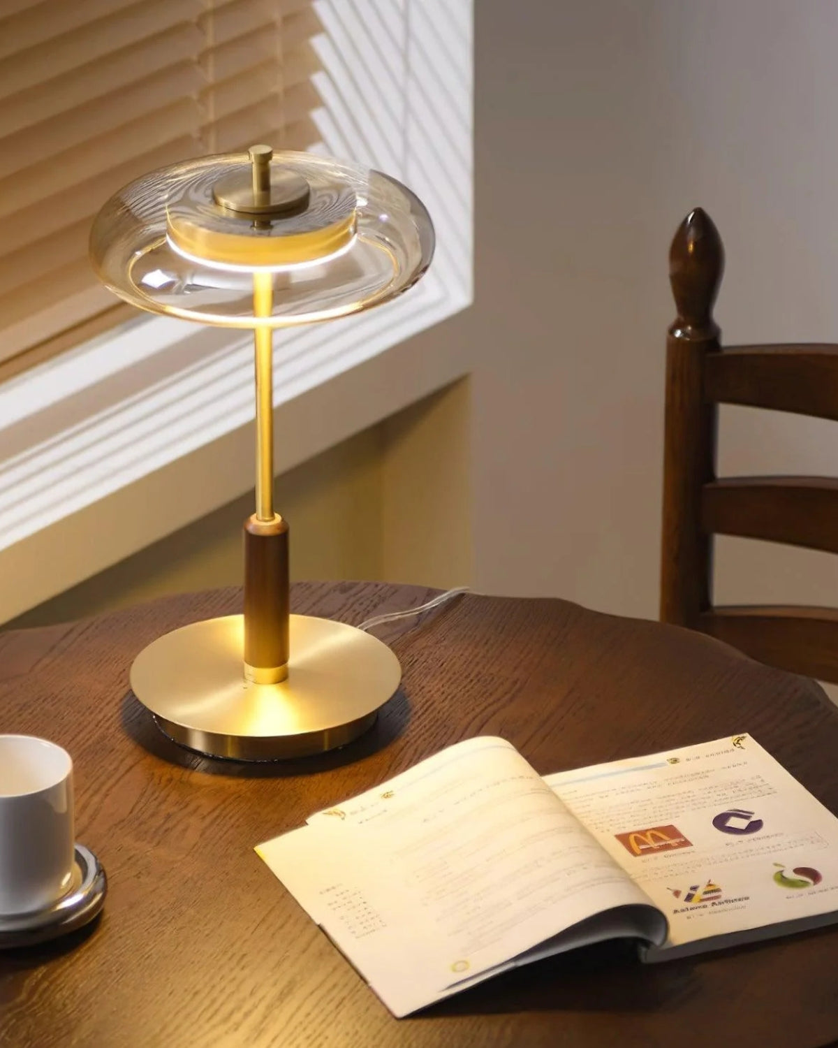 Bordlampe - Messingfod - Ravfarvet Glas