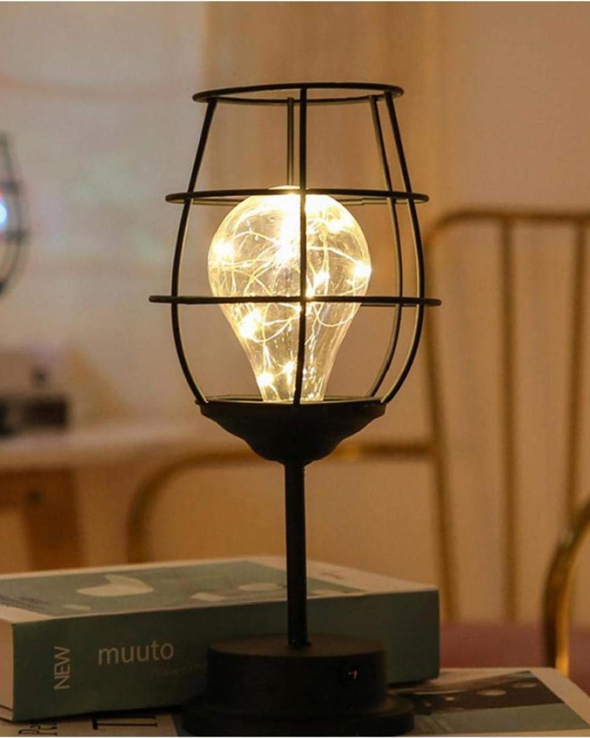 Bordlampe - Metalkonstruktion - LED lys