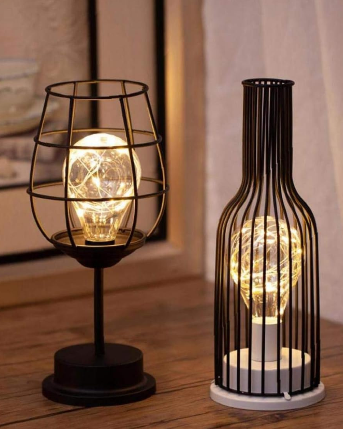 Bordlampe - Metalkonstruktion - LED lys