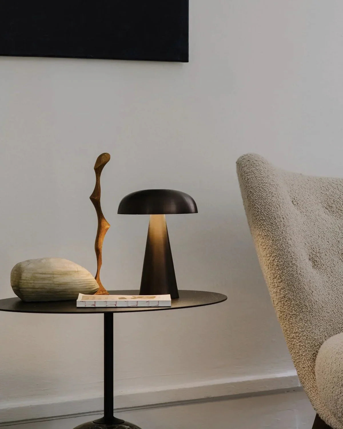 Bordlampe - Skulpturelt Design - Minimalistisk Stil