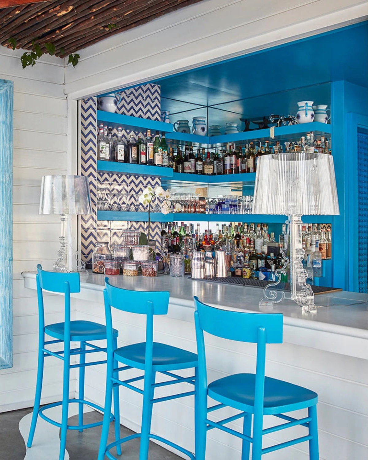 Bordlampe - Skulptureret Base - Plisseret Skærm