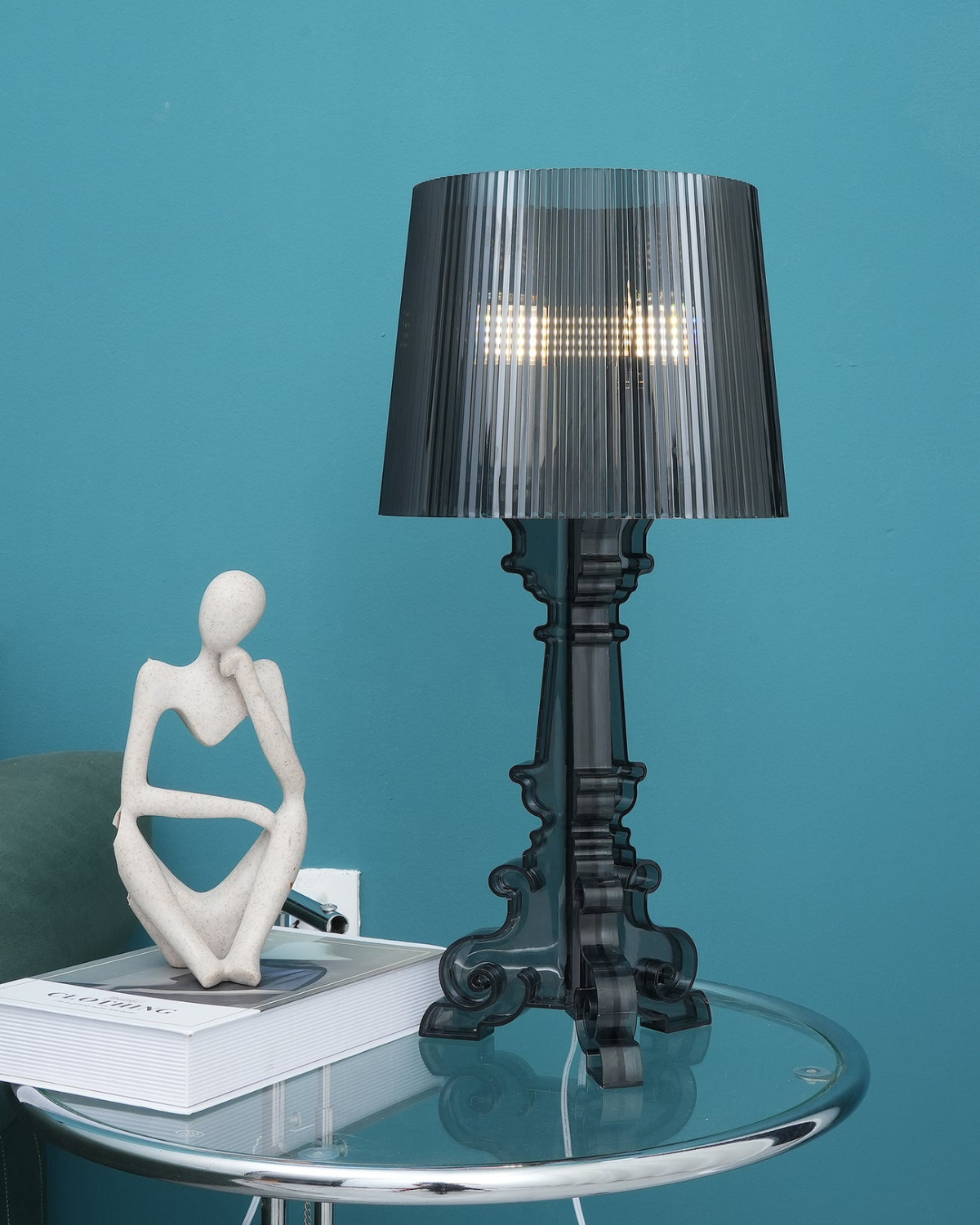 Bordlampe - Skulptureret Base - Plisseret Skærm