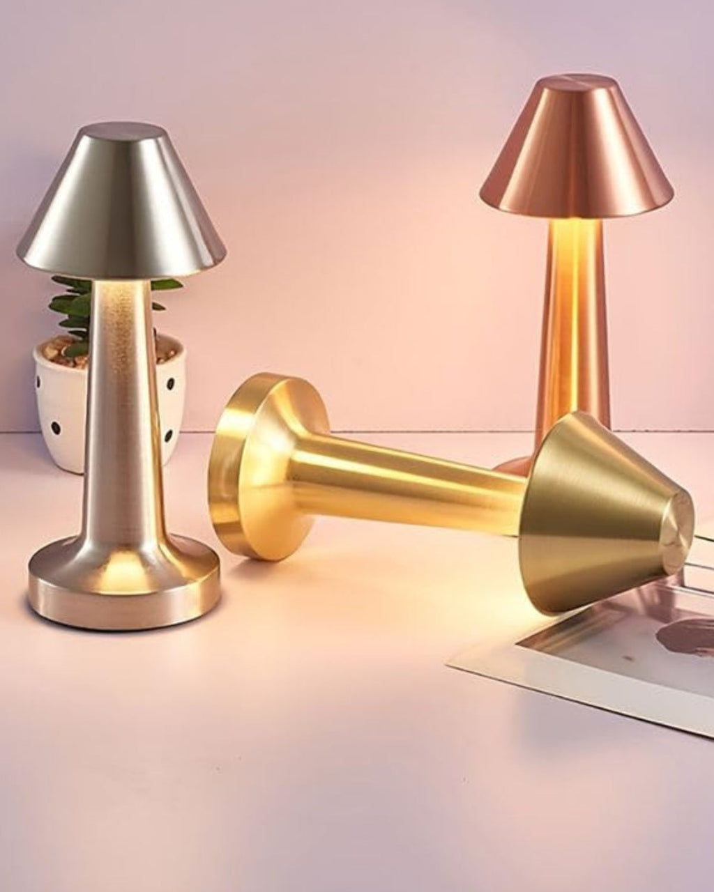 Bordlampe - Trådløst Design - Metalfinish