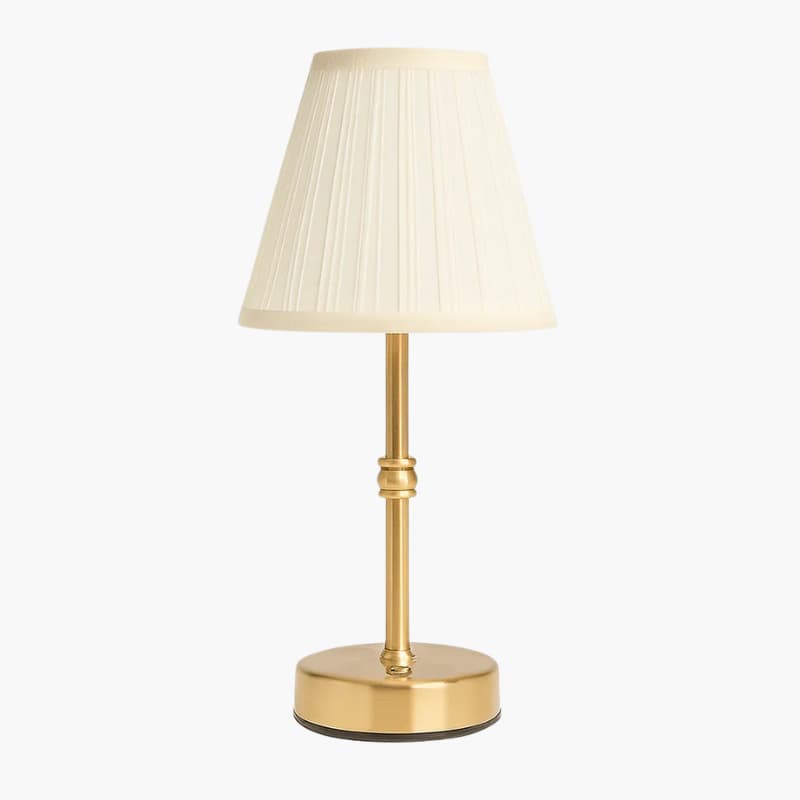 Emilia Gold Lampe - Plisseret Skærm - Metalbase