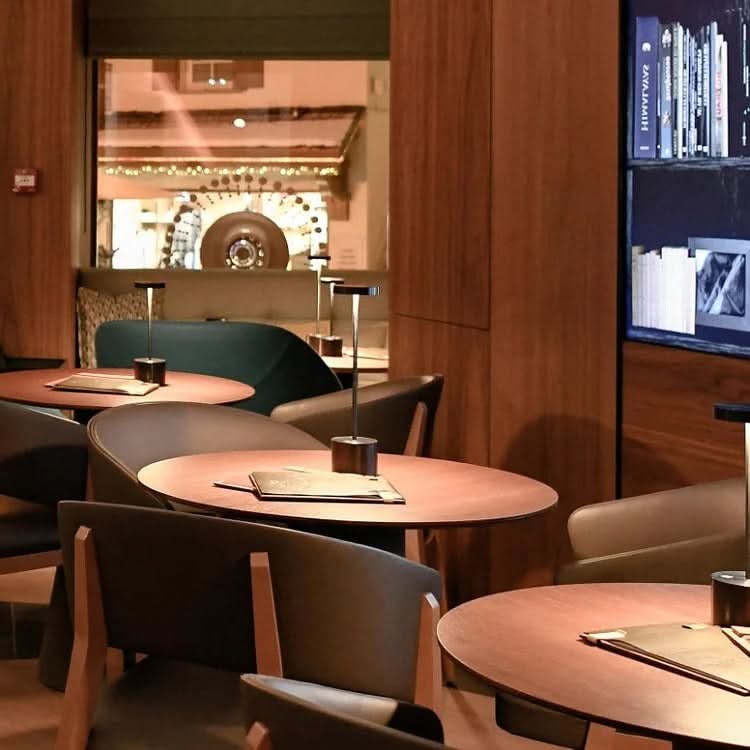 Genopladelig bordlampe - LED lys - Touch betjening