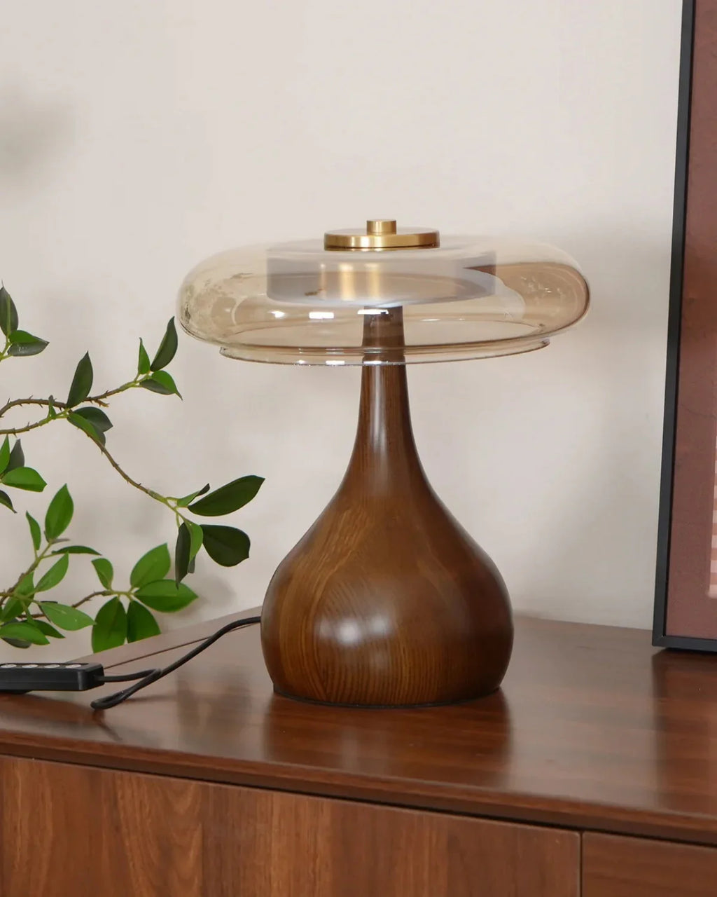 Glasbordlampe - Messingdetalje - LED-belysning