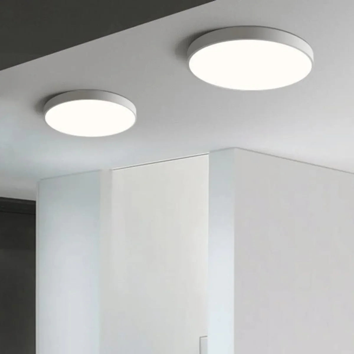 Loftlampe - Minimalistisk Design - Justerbar Belysning