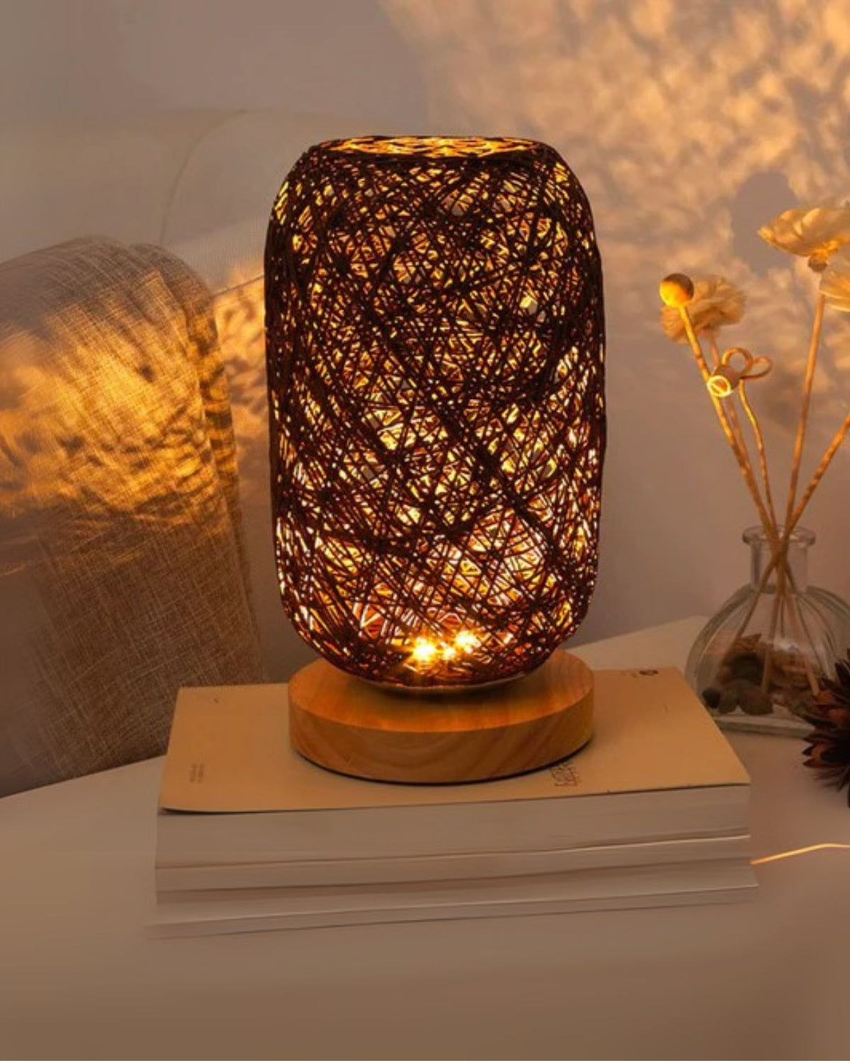 Natlampe - Flettet Rattan - Træbase