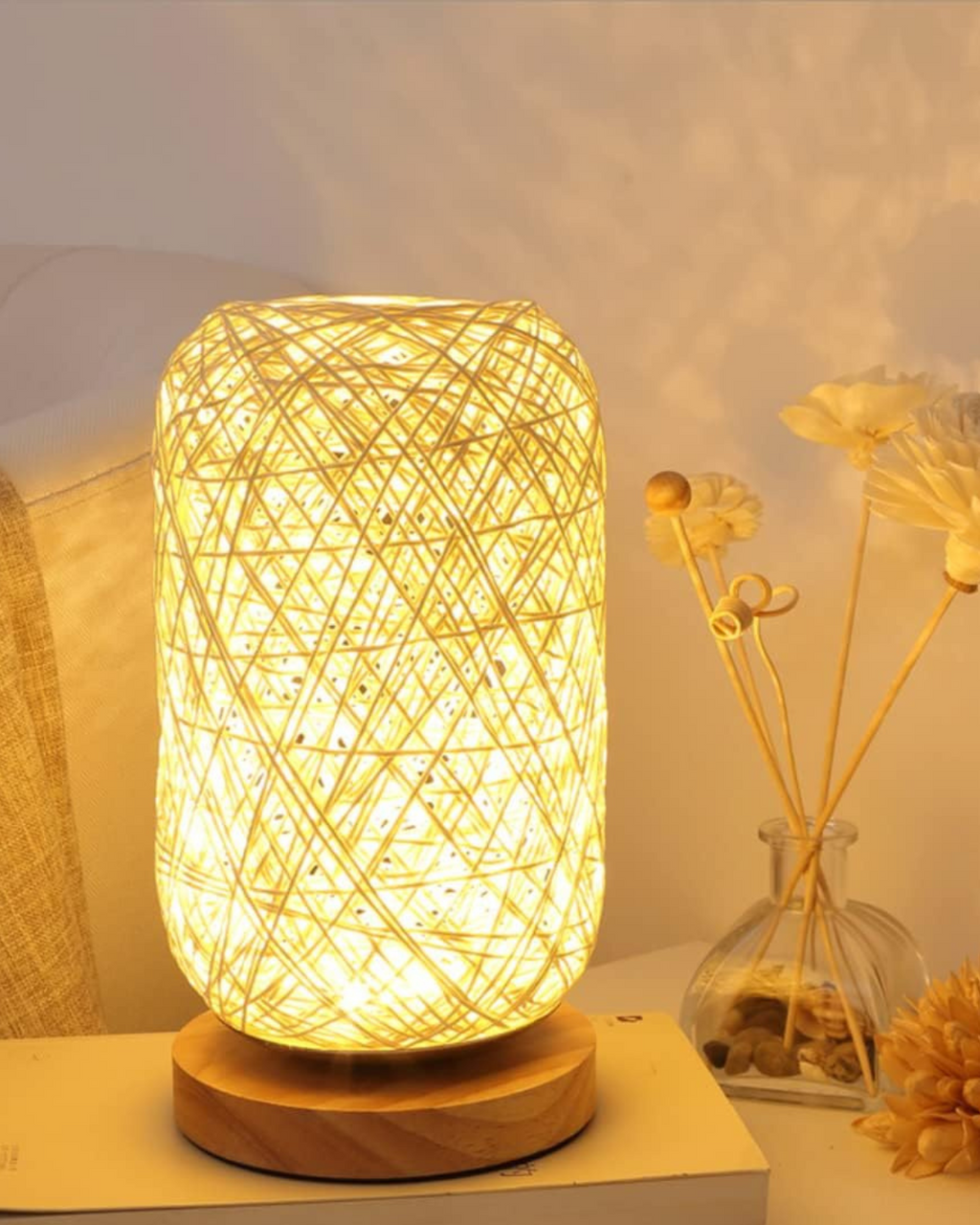 Natlampe - Flettet Rattan - Træbase