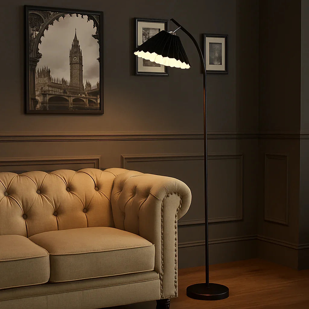 Orion Gulvlampe - Slank Design - Plisseret Skærm