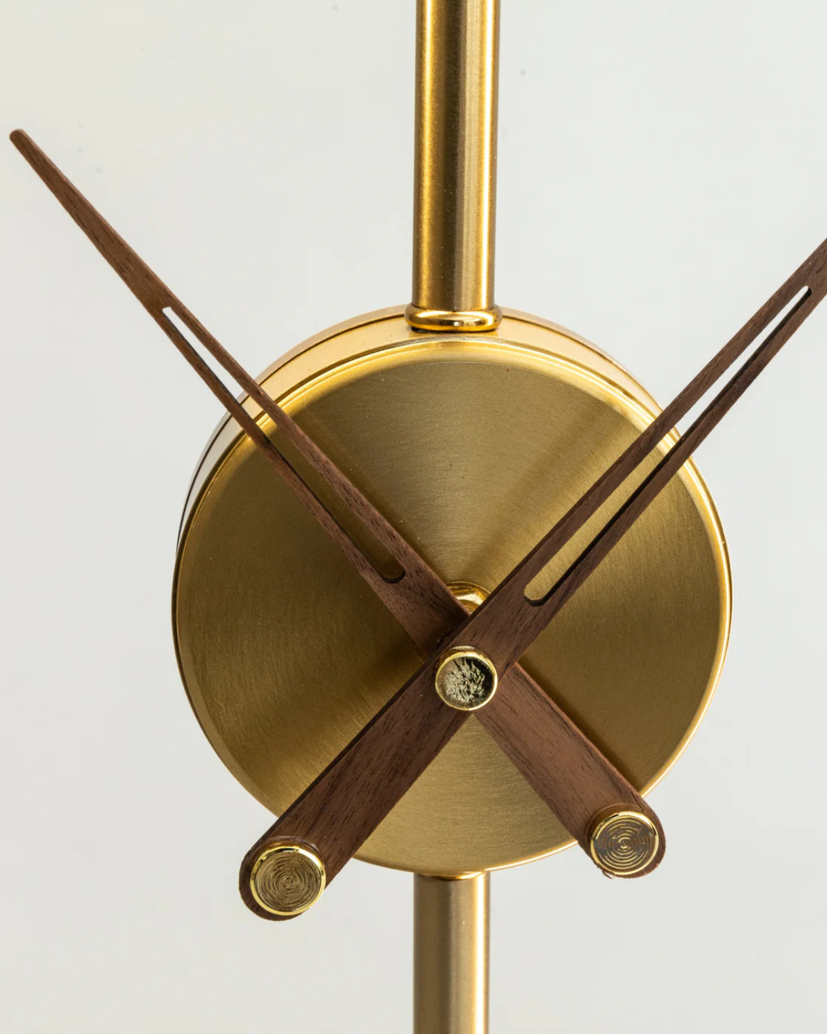 Skrivebordsur - LED-lys - Træbase