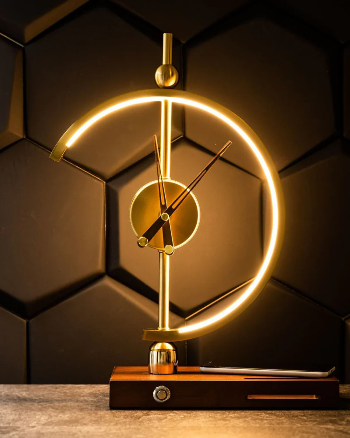 Skrivebordsur - LED-lys - Træbase