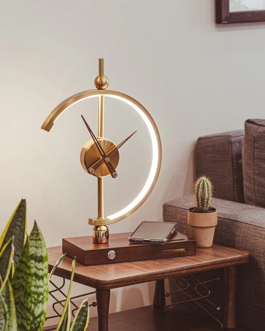 Skrivebordsur - LED-lys - Træbase