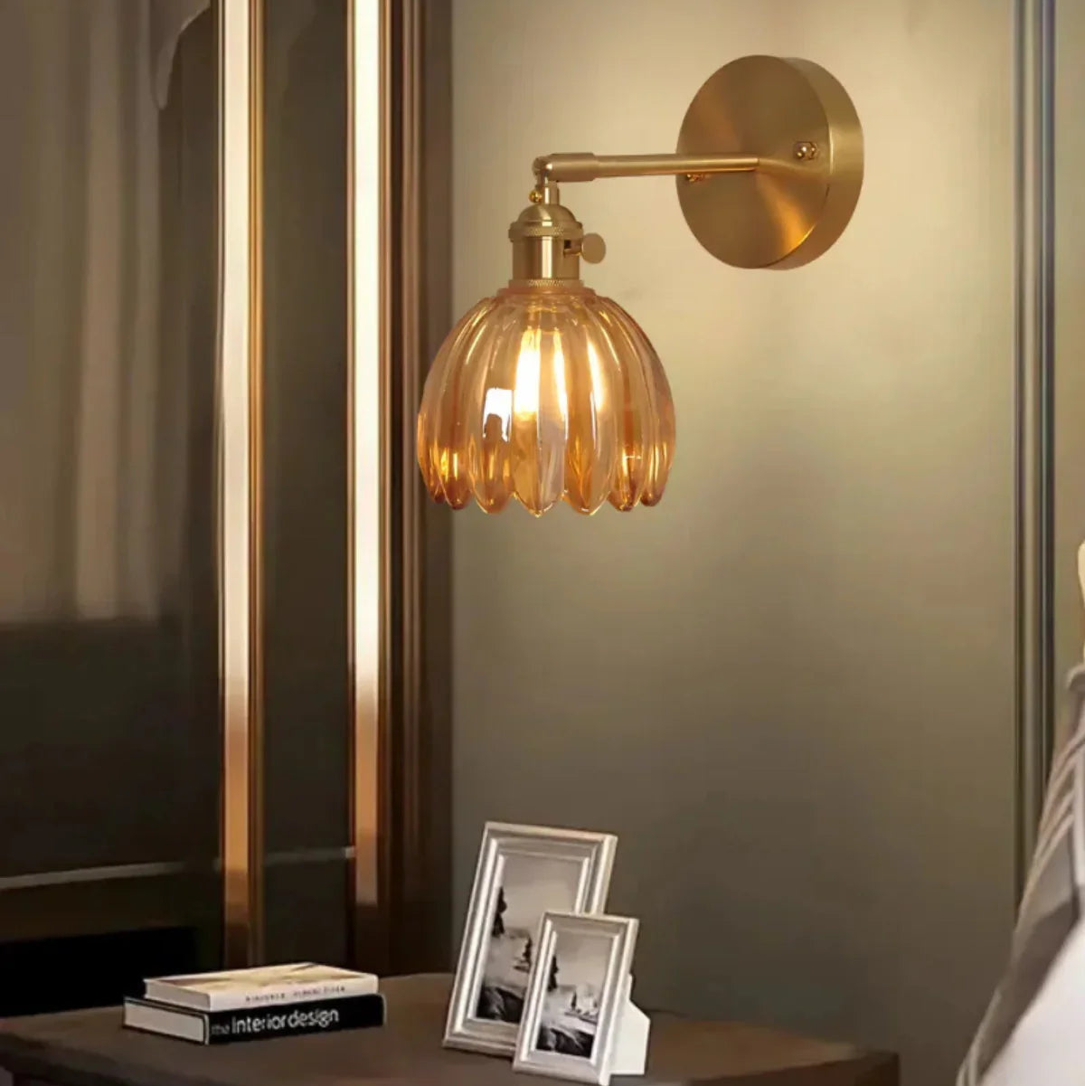 Væglampe - Glasskærm - Messingfinish