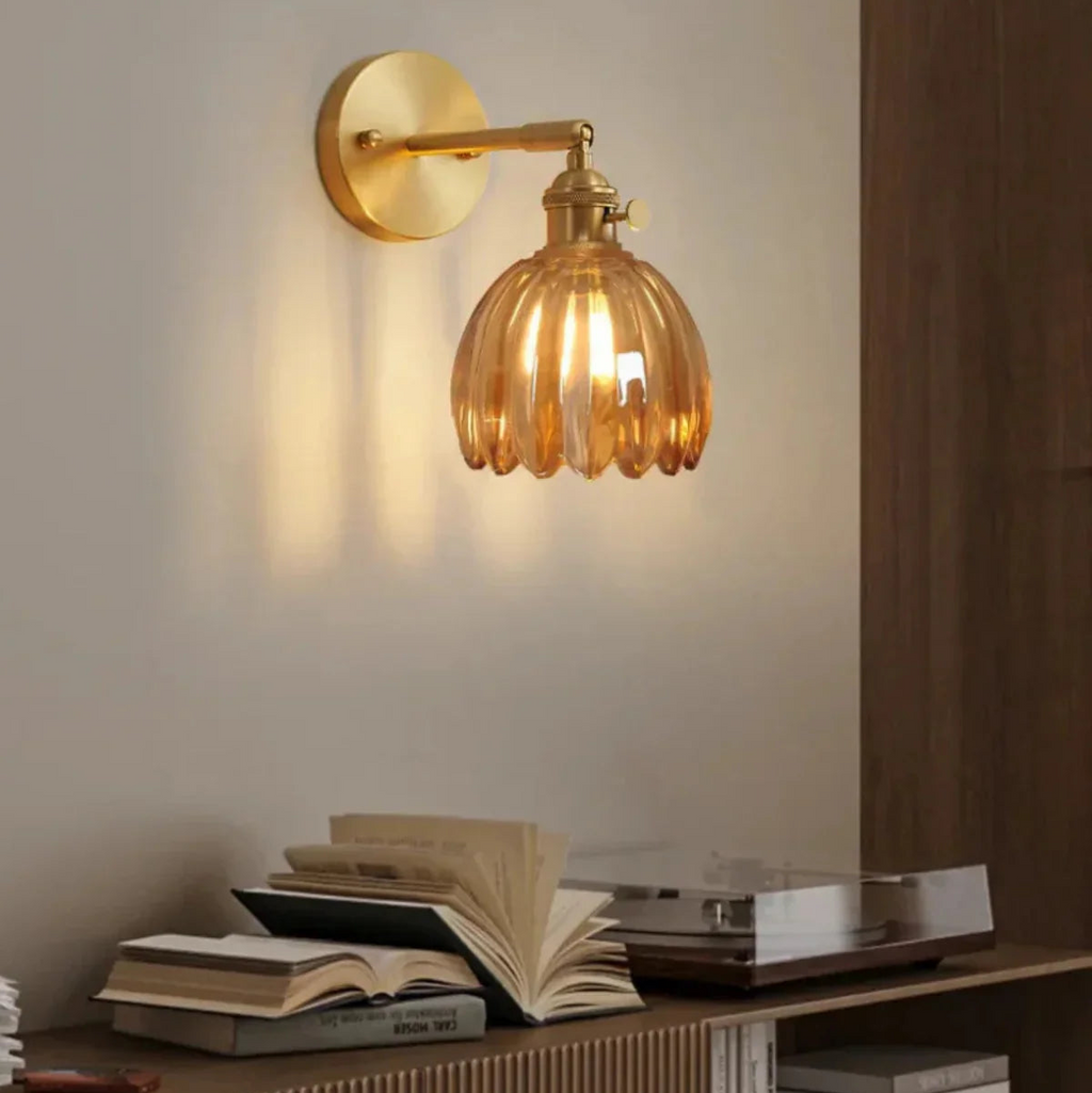 Væglampe - Glasskærm - Messingfinish