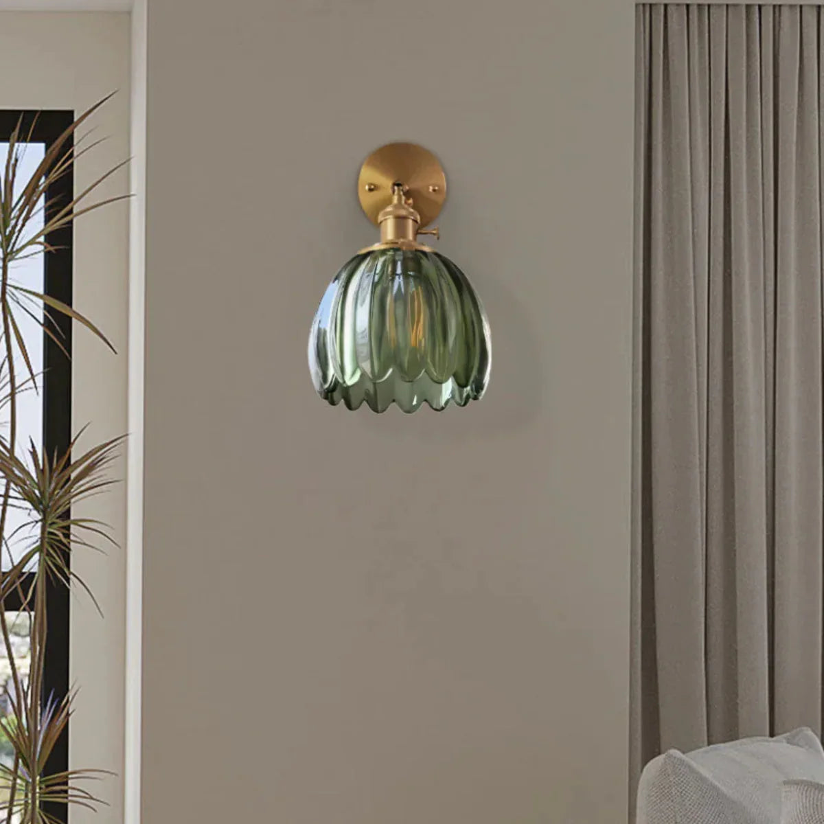 Væglampe - Glasskærm - Messingfinish