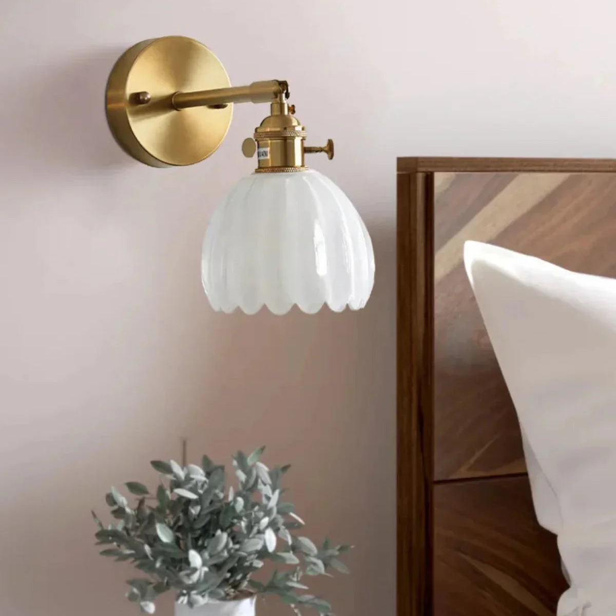 Væglampe - Glasskærm - Messingfinish