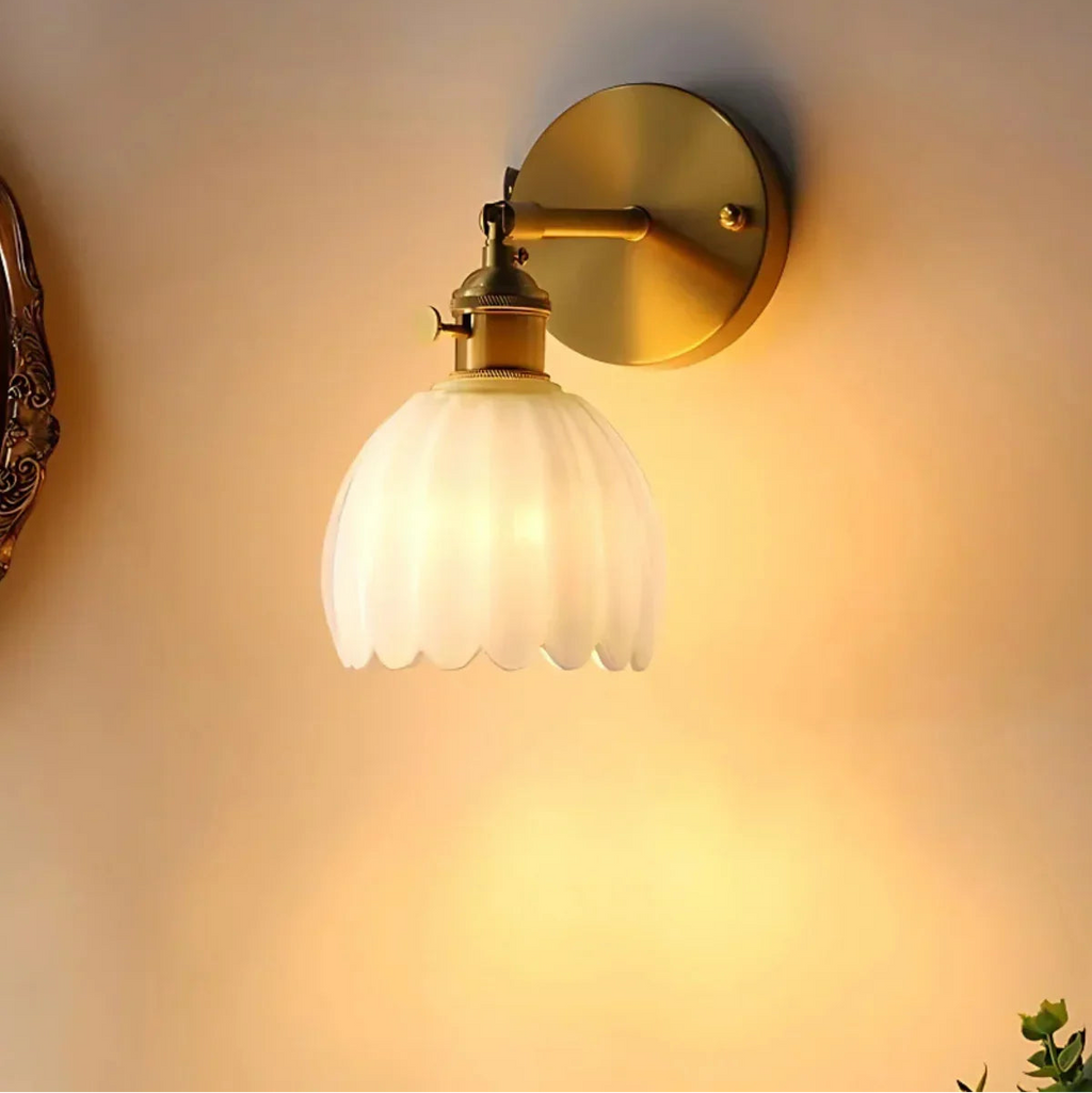 Væglampe - Glasskærm - Messingfinish