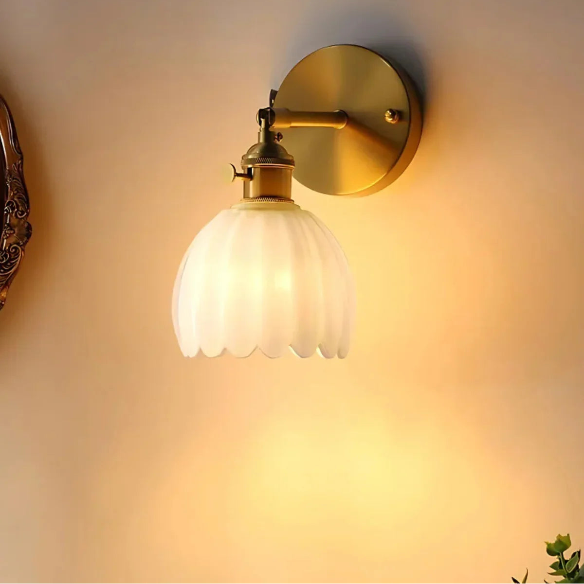 Væglampe - Glasskærm - Messingfinish