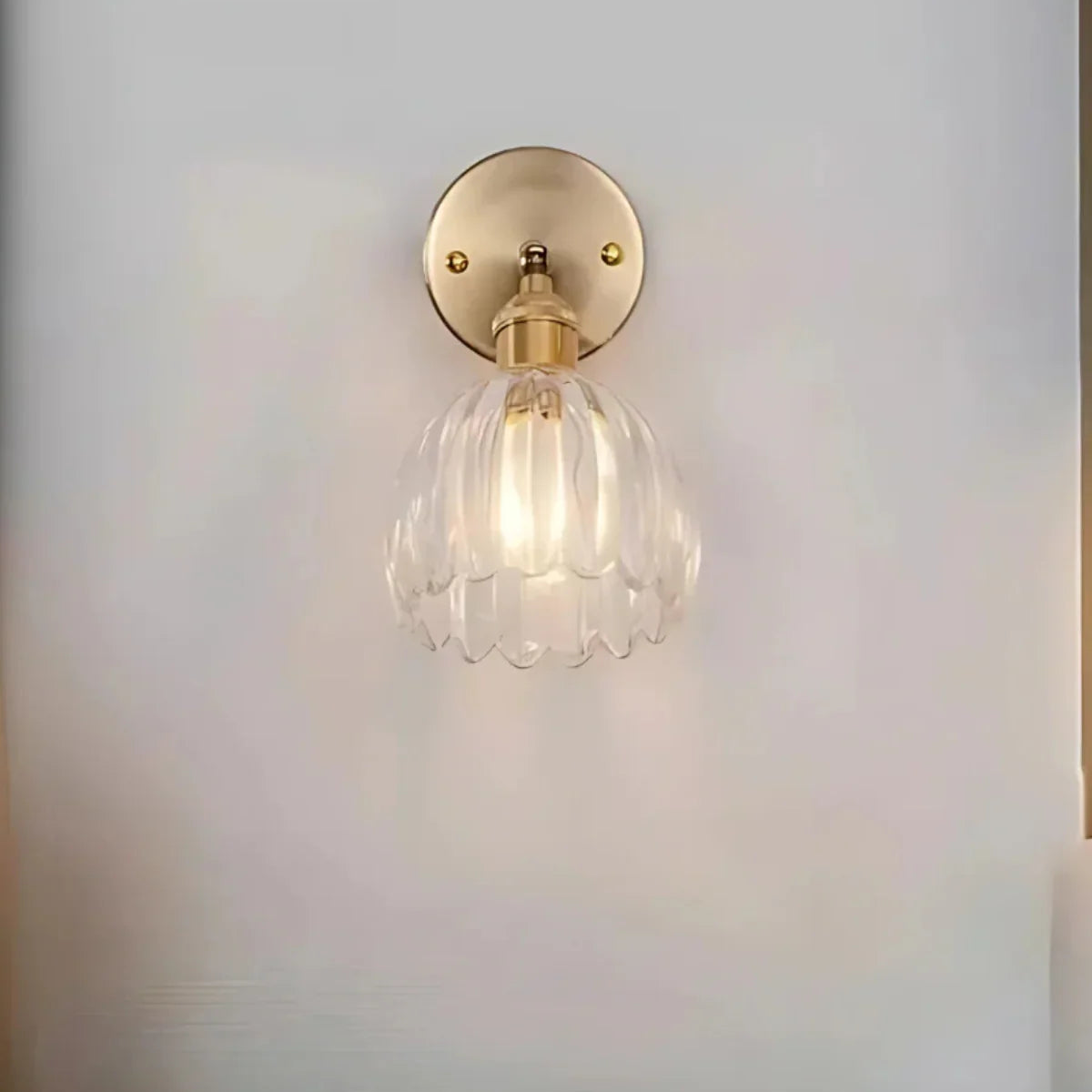 Væglampe - Glasskærm - Messingfinish