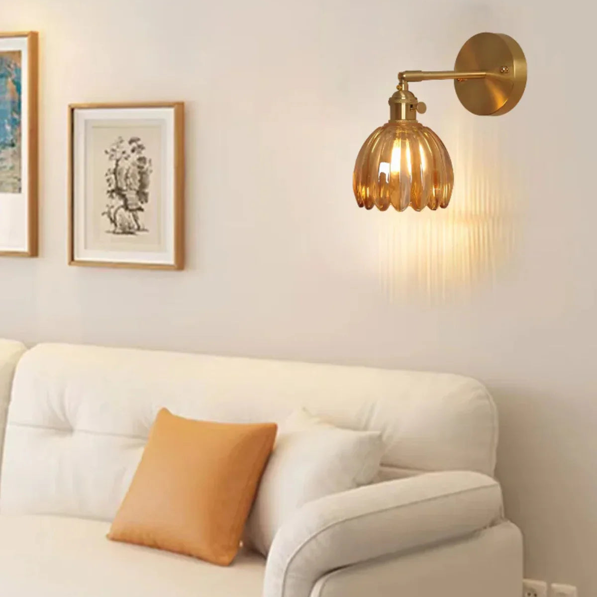 Væglampe - Skulpturelt Glas - Messingbeslag