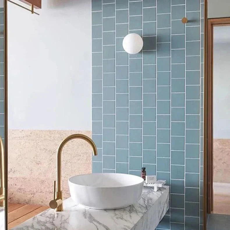 Væglampe - Cirkulært Design - Mælkehvid Glasskærm